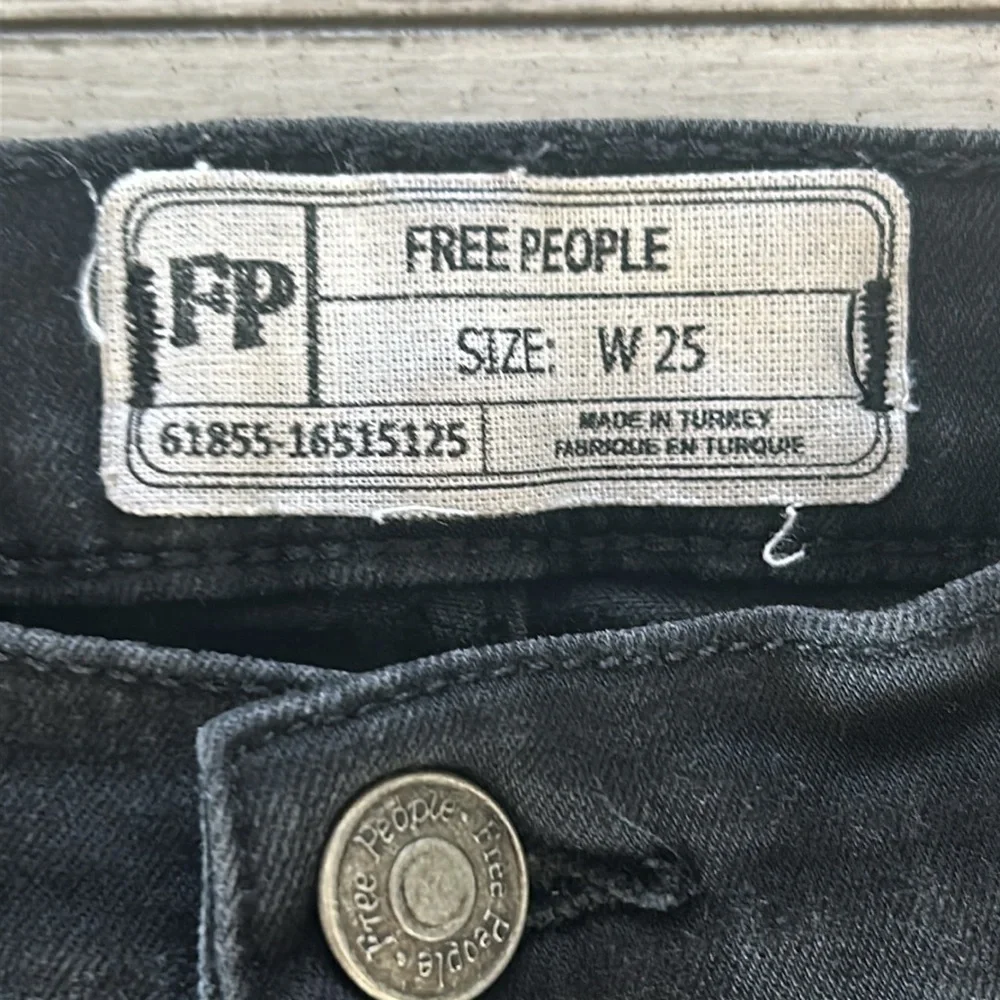 Free People skinny ankle jeans size 25 black